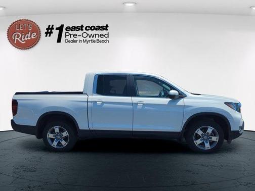 White 2024 Honda Ridgeline RTL