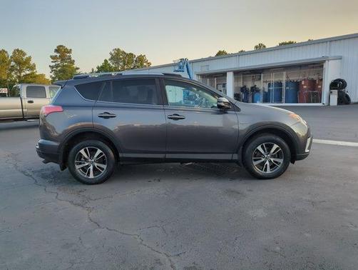 Magnetic Gray Metallic 2018 Toyota RAV4 XLE