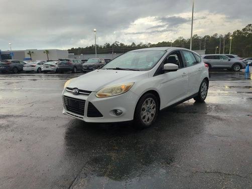Oxford White 2012 Ford Focus SE