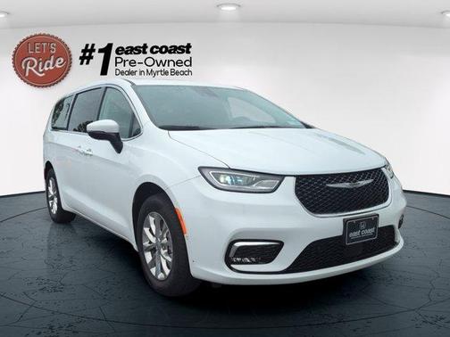 2023 Chrysler Pacifica Touring-L