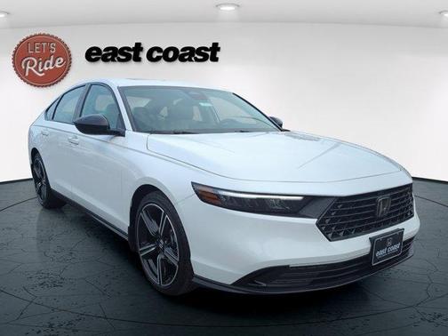 Platinum White Pearl 2026 Honda Accord SE