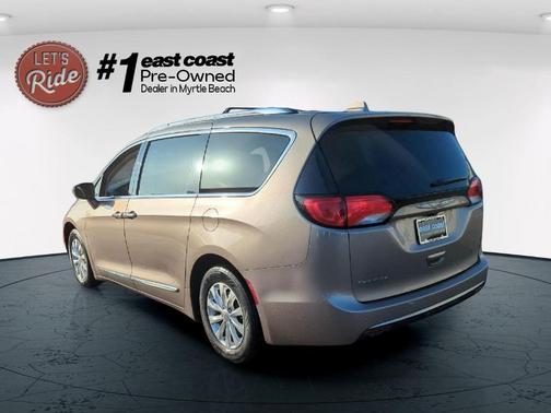 2018 Chrysler Pacifica Touring-L Plus