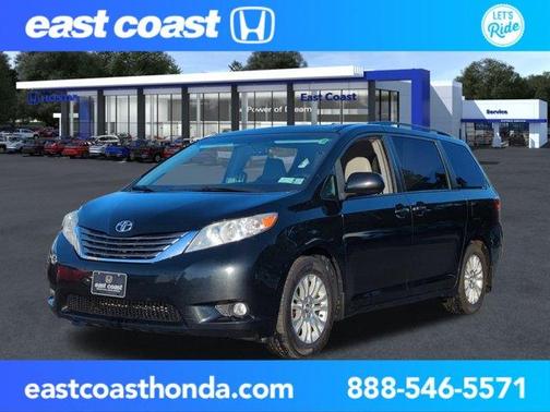 2017 Toyota Sienna XLE
