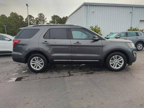 Magnetic Metallic 2017 Ford Explorer XLT