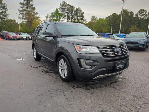 Magnetic Metallic 2017 Ford Explorer XLT