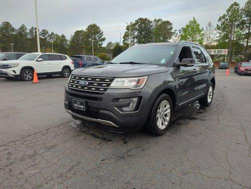 Magnetic Metallic 2017 Ford Explorer XLT