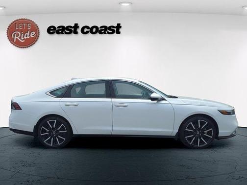 Platinum White Pearl 2026 Honda Accord Hybrid Touring