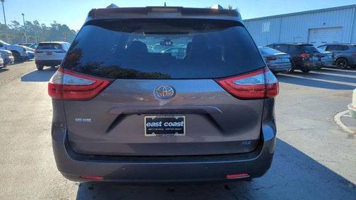 2019 Toyota Sienna XLE