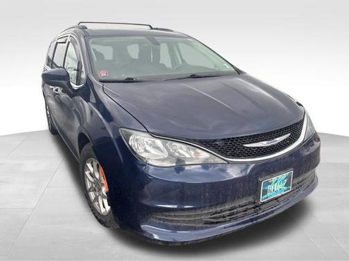 Jazz Blue Pearlcoat 2017 Chrysler Pacifica LX