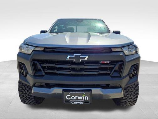 Sterling Gray Metallic 2023 Chevrolet Colorado Trail Boss