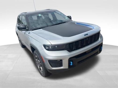 Silver Zynith 2024 Jeep Grand Cherokee 4xe Trailhawk