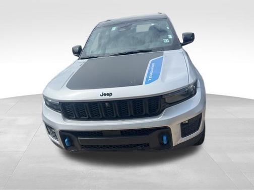 Silver Zynith 2024 Jeep Grand Cherokee 4xe Trailhawk