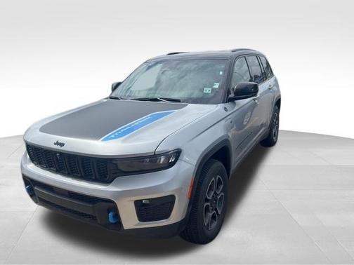 Silver Zynith 2024 Jeep Grand Cherokee 4xe Trailhawk