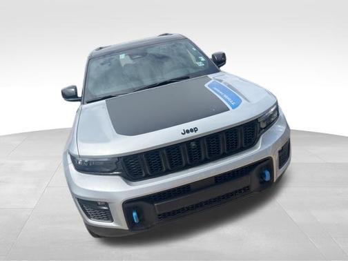 Silver Zynith 2024 Jeep Grand Cherokee 4xe Trailhawk