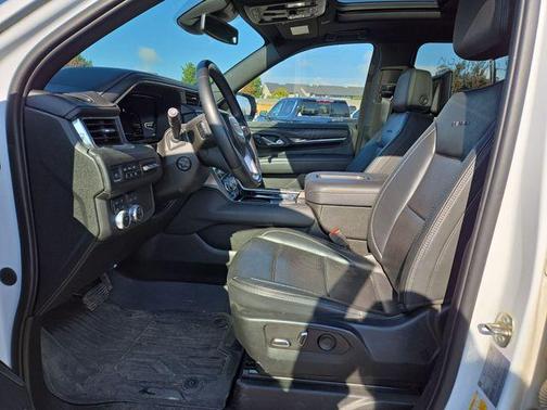 Summit White 2023 GMC Yukon XL Denali