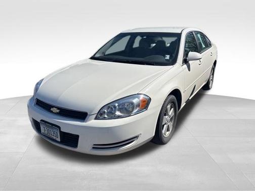 White 2008 Chevrolet Impala LT