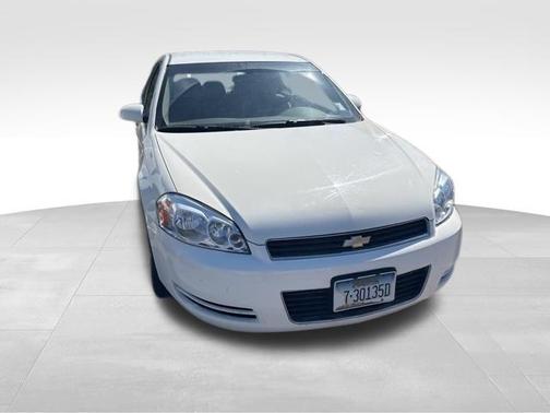 White 2008 Chevrolet Impala LT