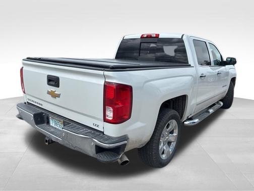 Iridescent Pearl Tricoat 2017 Chevrolet Silverado 1500 1LZ