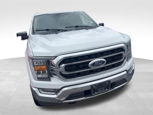 Oxford White 2022 Ford F-150 XLT