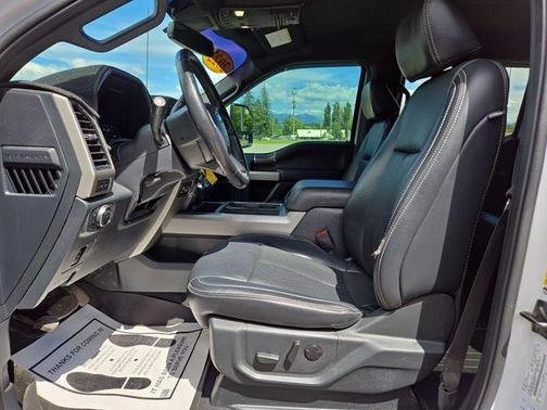 White 2022 Ford F-350 Lariat Super Duty