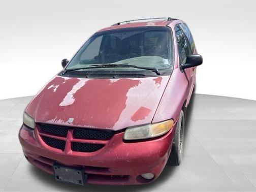 Red 1999 Dodge Grand Caravan SE