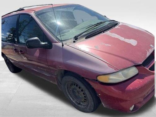 Red 1999 Dodge Grand Caravan SE