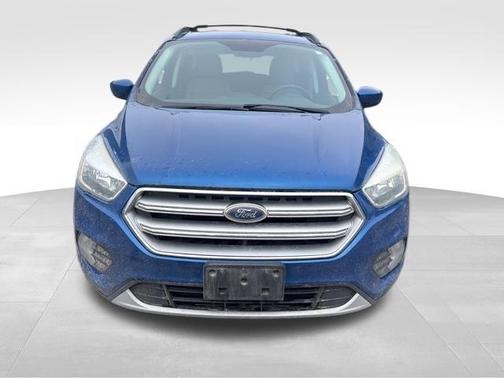 Lightning Blue Metallic 2017 Ford Escape SE