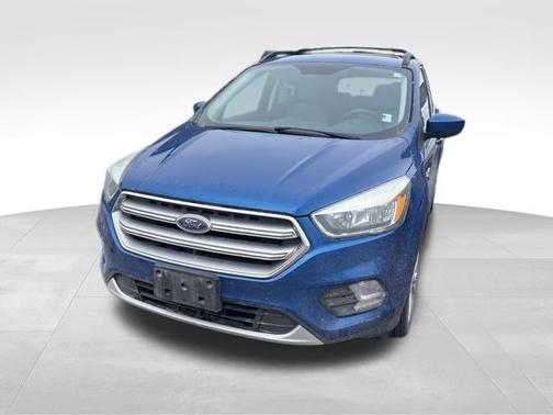 Lightning Blue Metallic 2017 Ford Escape SE