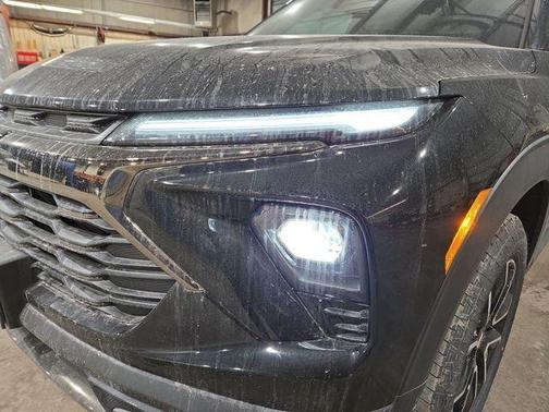 Mosaic Black Metallic 2026 Chevrolet Trailblazer ACTIV