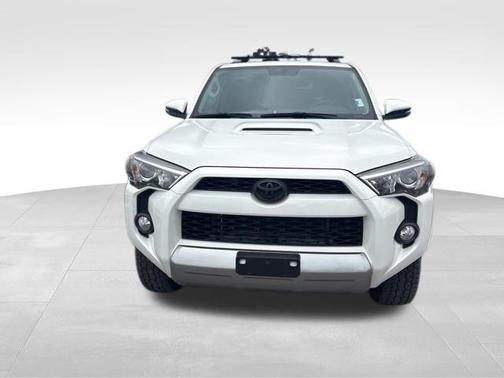 Super White 2018 Toyota 4Runner Sport