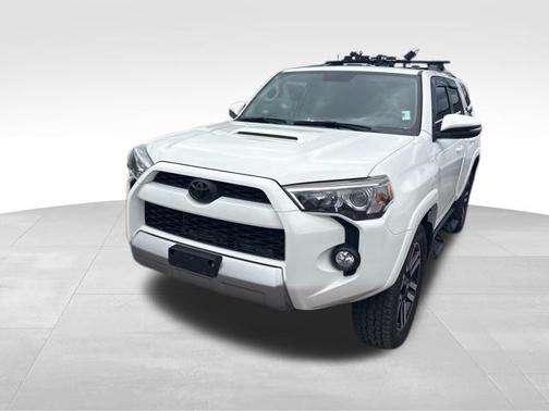 Super White 2018 Toyota 4Runner Sport