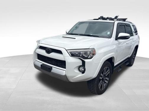 Super White 2018 Toyota 4Runner Sport