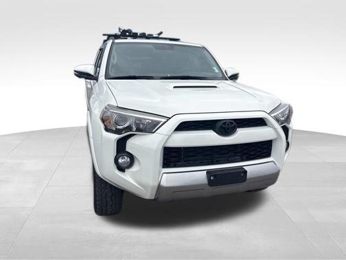 Super White 2018 Toyota 4Runner Sport