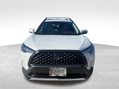 Pearl 2023 Toyota Corolla Cross LE