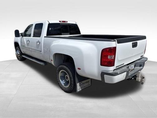 Summit White 2011 GMC Sierra 3500 H/D