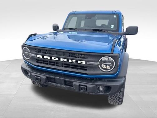 Blue Metallic 2022 Ford Bronco Black Diamond
