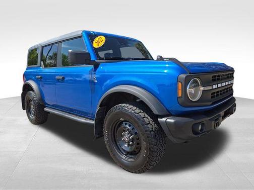 Blue Metallic 2022 Ford Bronco Black Diamond