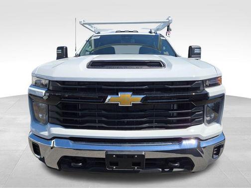 Summit White 2026 Chevrolet Silverado 2500 WT