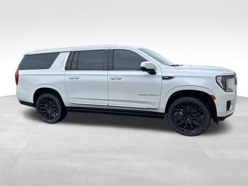 White Frost Tri-Coat 2024 GMC Yukon XL Denali