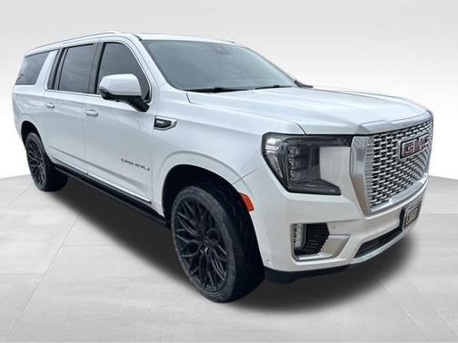 White Frost Tri-Coat 2024 GMC Yukon XL Denali