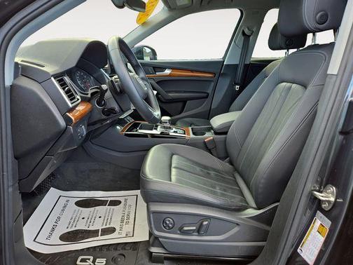 2023 Audi Q5 40 Premium