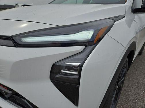 Summit White 2027 Chevrolet Bolt RS