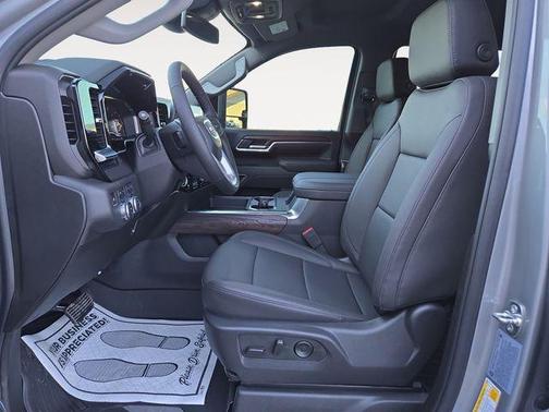2025 GMC Sierra 3500 SLT