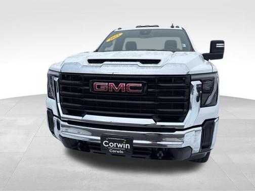 2025 GMC Sierra 3500 Pro