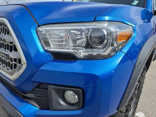 Blazing Blue Pearl 2017 Toyota Tacoma TRD Off Road