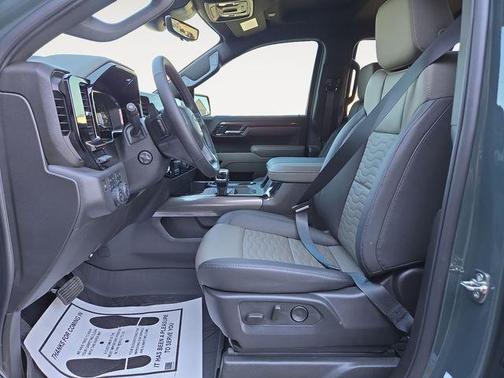 2025 Chevrolet Silverado 1500 ZR2