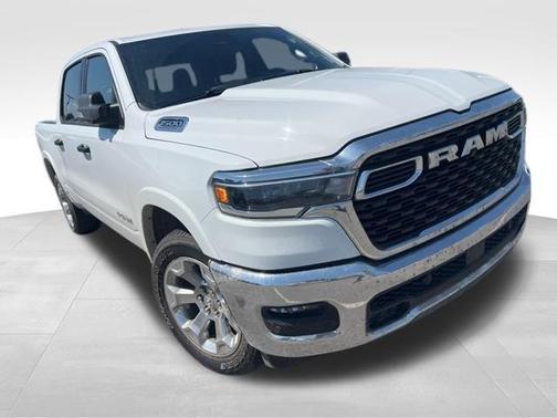Bright White Clearcoat 2026 RAM 1500 Big Horn/Lone Star