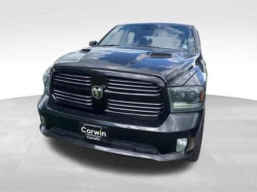 Brilliant Black Crystal Pearlcoat 2015 RAM 1500 Sport