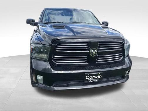 Brilliant Black Crystal Pearlcoat 2015 RAM 1500 Sport