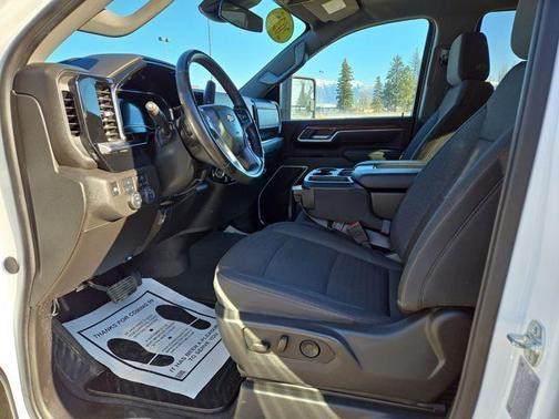 2025 Chevrolet Silverado 3500 LT